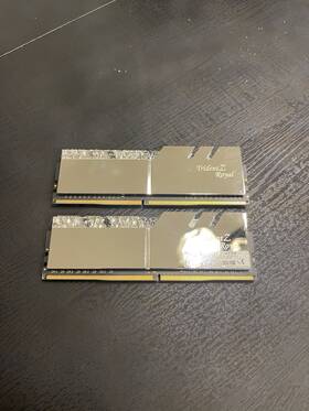 F4-3200c16d-16gtrs G. Skill G.skill Trident Z Royal 2x 8gb 3200 Rams Ddr4 Good Condition 16gb Set