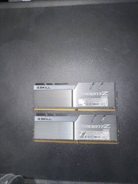 F4-3200c16d-16gtzr G. Skill G.skill Trident Z Rgb 16gb 2x8gb Cl16-18-18-38 Ddr4-3200 2133