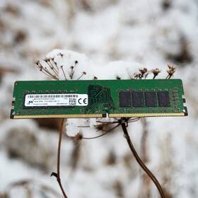 Micron Mta16atf2g64az-2g3b1 16gb 2rx8 Pc4-2400t-ub1-11 Ddr4 Desktop Ram