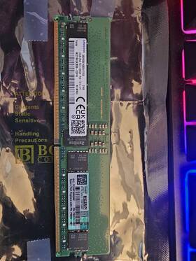 Samsung Ub01010xt Ddr5 Udimm 1x32 Gb Memory 2rx8 Pc5- 4800b- Re0-1010-xt Server Ram