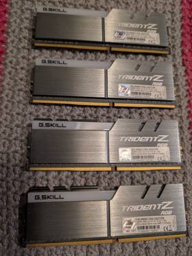 F4-3000c15q-32gtzr Tridentz Rgb Ram 3000mhz 8gx4 - 4 Sticks 8gb Each